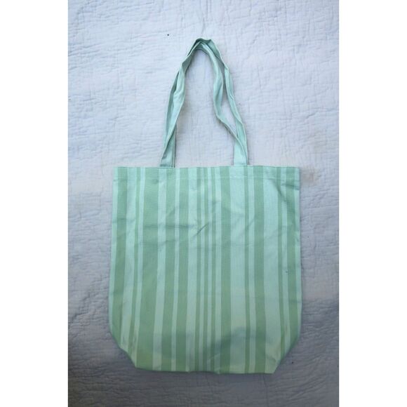 VOGUE 2023 Green Tote Bag - Picture 2 of 4